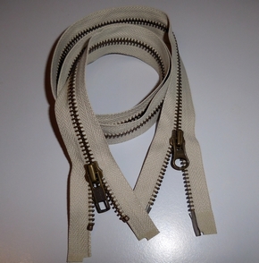 YKK Metal Zipper 2-way 6mm/85cm, Beige 572, Brass theet